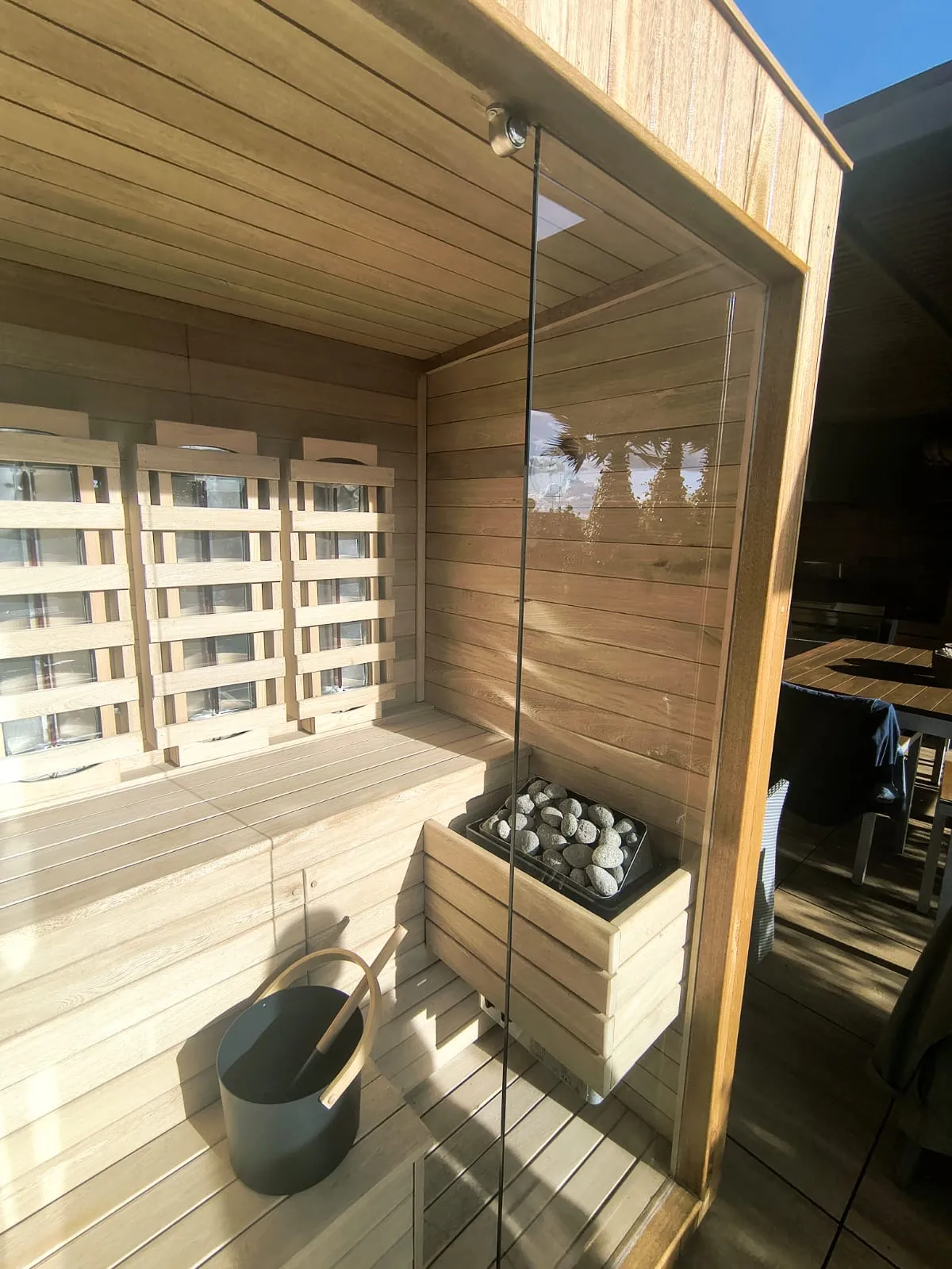 Sauna híbrida con calentador de piedras opcional