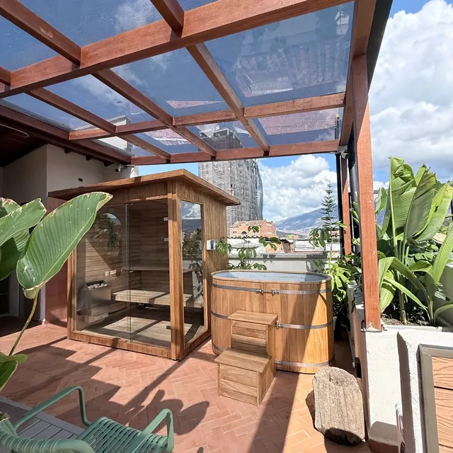 Vista del proyecto Sauna Híbrida en Cedro con Cold Plunge