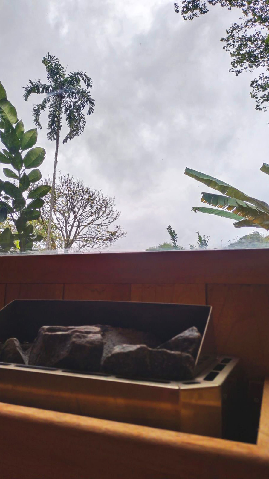 Vista móvil exterior de sauna barril 6 personas