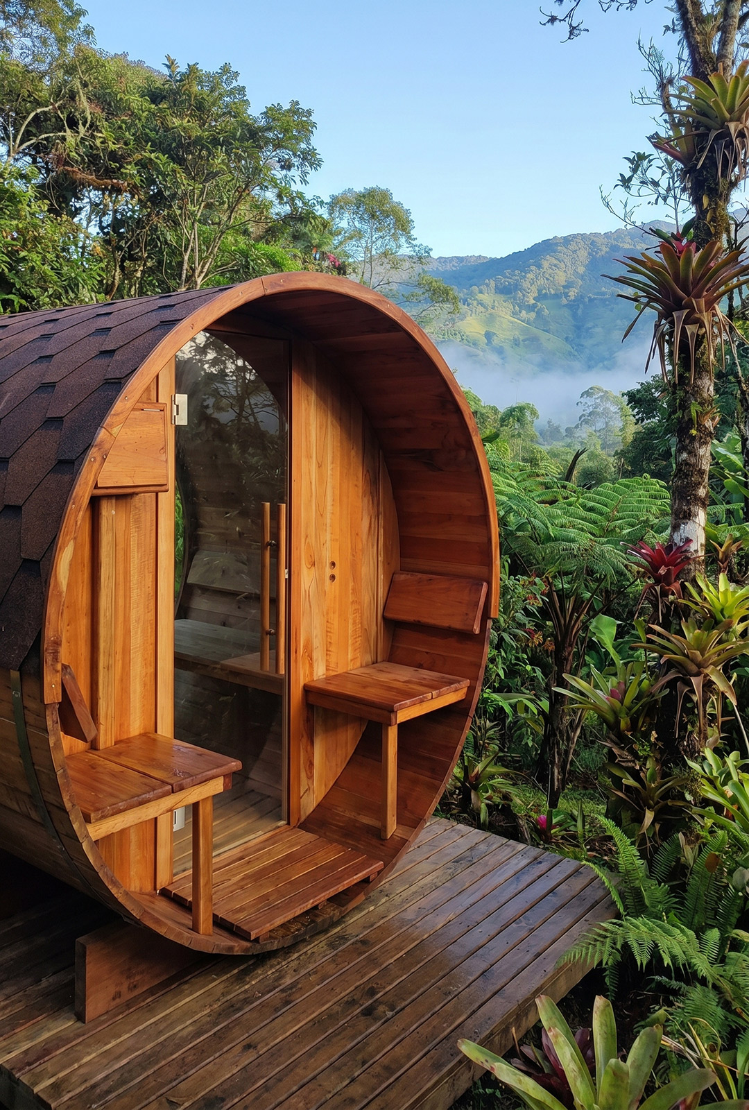 Vista móvil de sauna barril 4 personas con pórtico